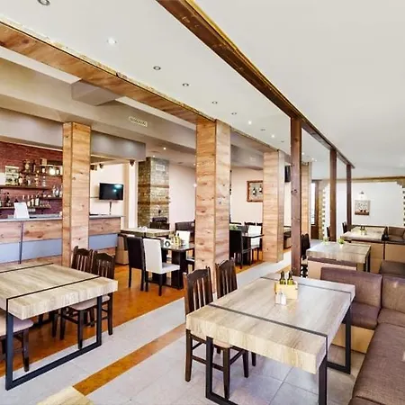 Отель Springs 3*