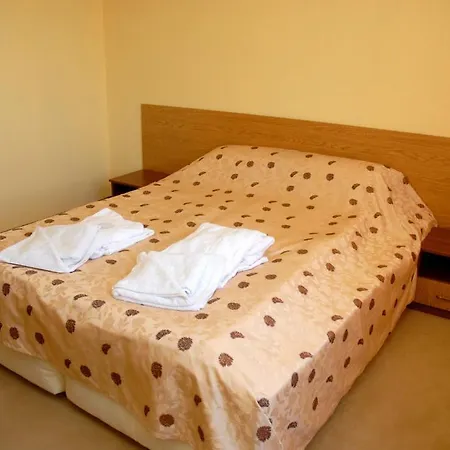 Отель Springs 3*